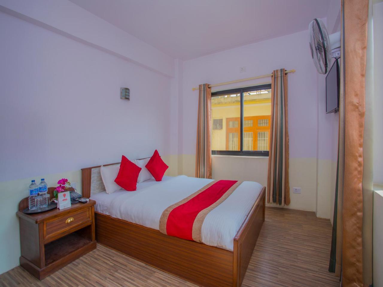 Oyo 255 White Zambala Hotel Kathmandu Ngoại thất bức ảnh