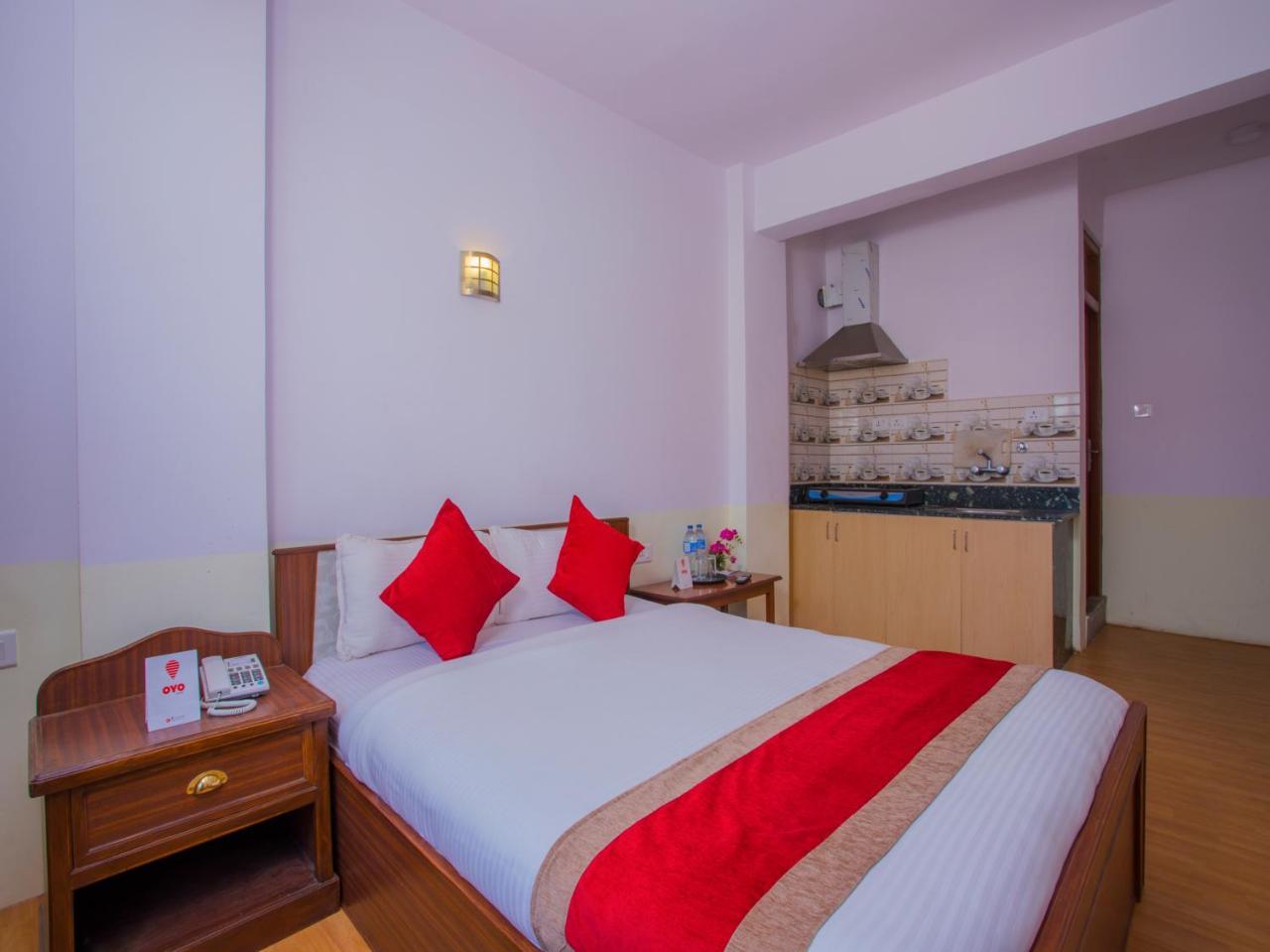 Oyo 255 White Zambala Hotel Kathmandu Ngoại thất bức ảnh