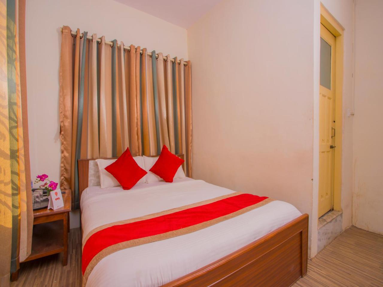 Oyo 255 White Zambala Hotel Kathmandu Ngoại thất bức ảnh