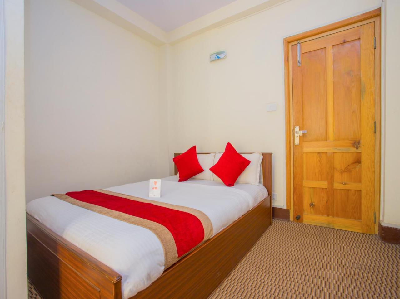 Oyo 255 White Zambala Hotel Kathmandu Ngoại thất bức ảnh