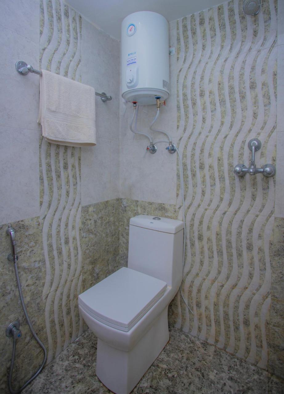 Oyo 255 White Zambala Hotel Kathmandu Ngoại thất bức ảnh