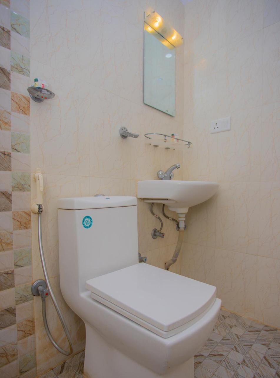 Oyo 255 White Zambala Hotel Kathmandu Ngoại thất bức ảnh