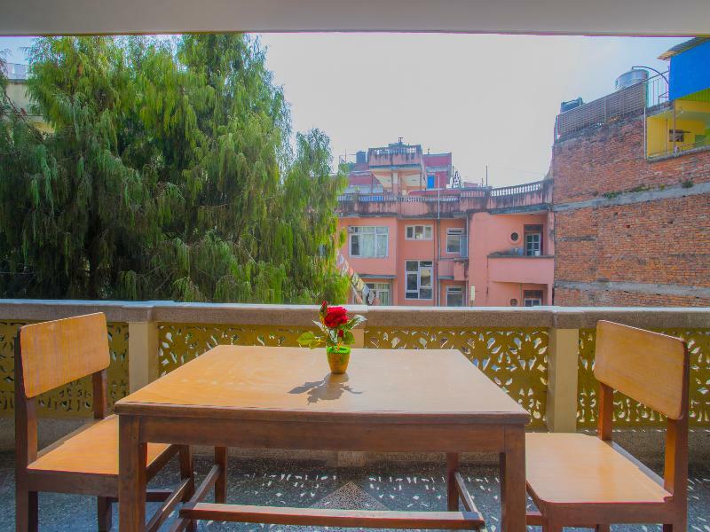 Oyo 255 White Zambala Hotel Kathmandu Ngoại thất bức ảnh